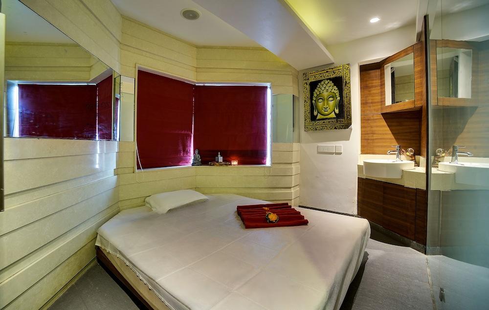Ramee Guestline Hotel Juhu Мумбаи Экстерьер фото