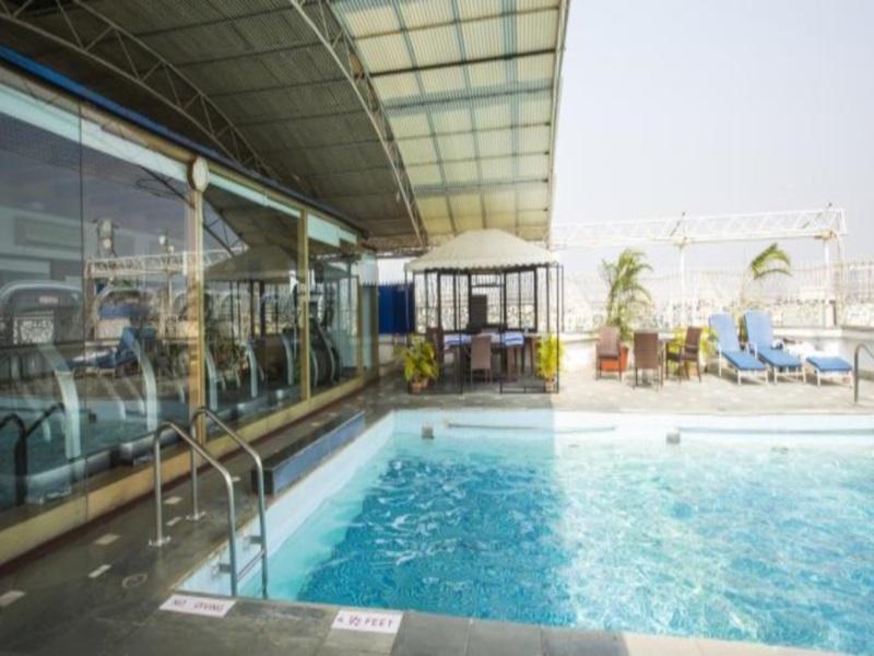 Ramee Guestline Hotel Juhu Мумбаи Экстерьер фото